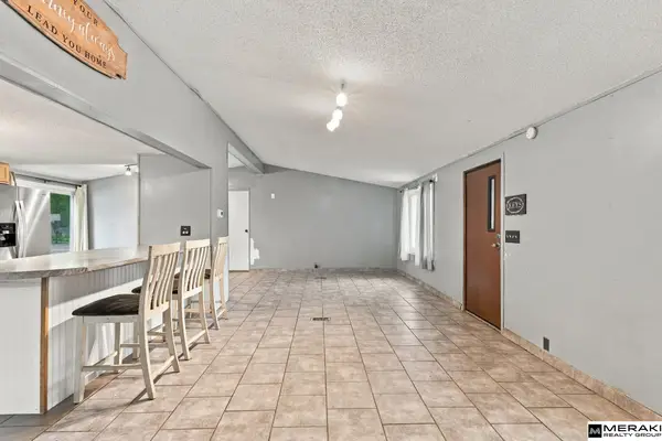 7803 N 101 Plaza #10, Omaha, NE 68122