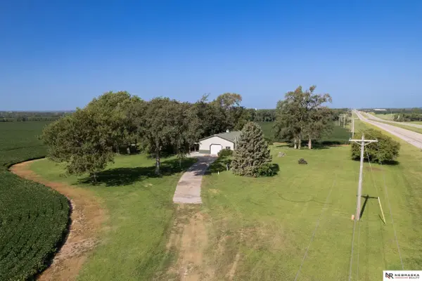 691 N 12th Road, Palmyra, NE 68418