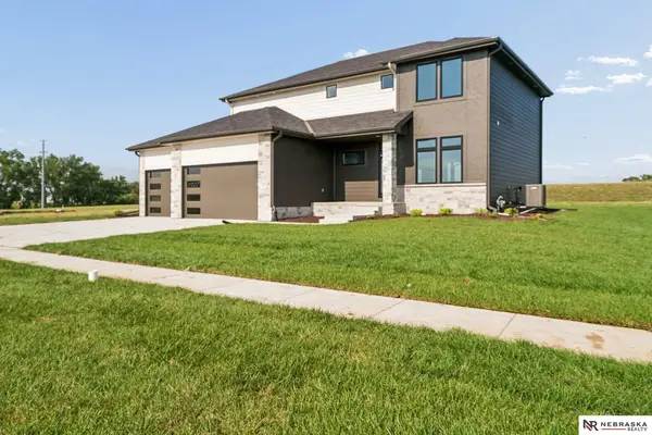 3806 Prairie Breeze Road, Lincoln, NE 68516