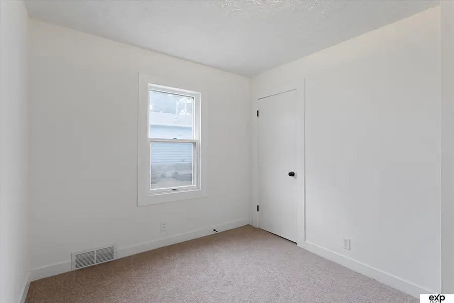 2521 S 43rd Street, Omaha, NE 68105 - #3