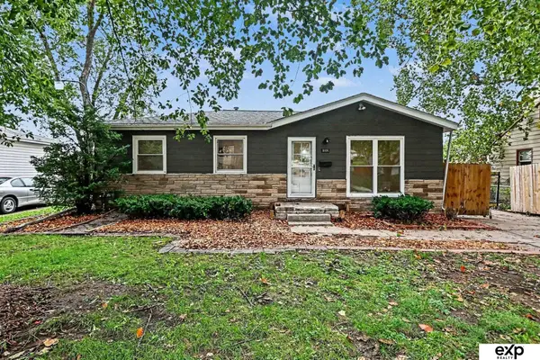 8804 Westridge Drive, Omaha, NE 68124