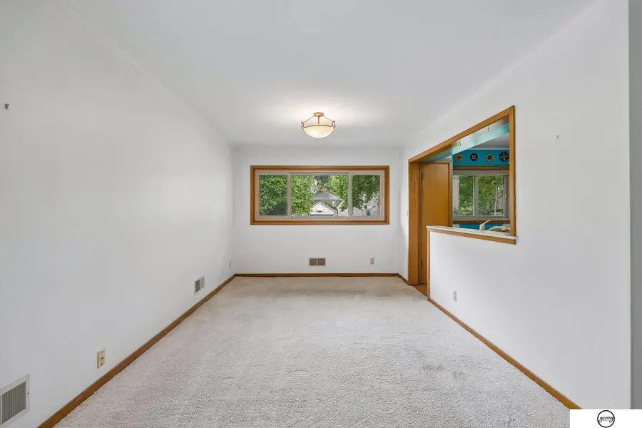 1801 Kings Highway, Lincoln, NE 68502 - #3