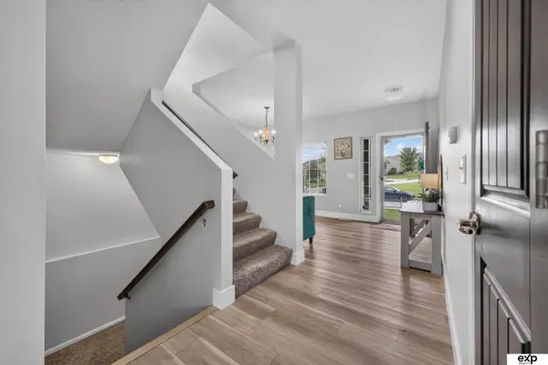 8123 S 190th Avenue, Omaha, NE 68136