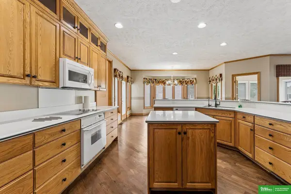 1350 N Bristolwood Drive, Fremont, NE 68025