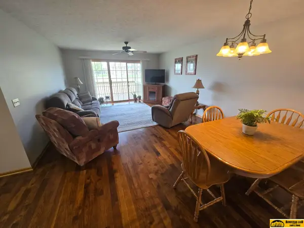 511 Clearwater Circle, Beatrice, NE 68310