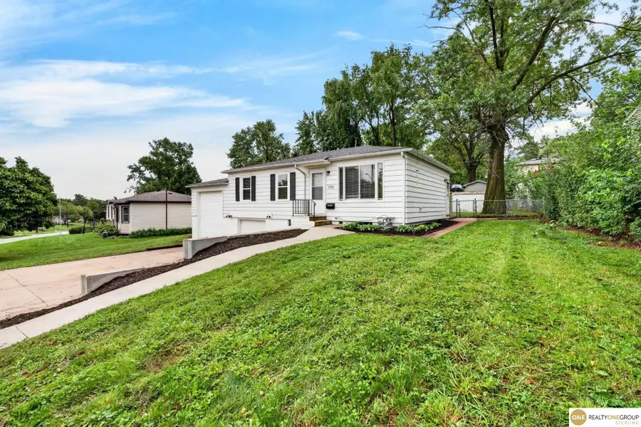 7520 Terry Drive, La Vista, NE 68128 - #2