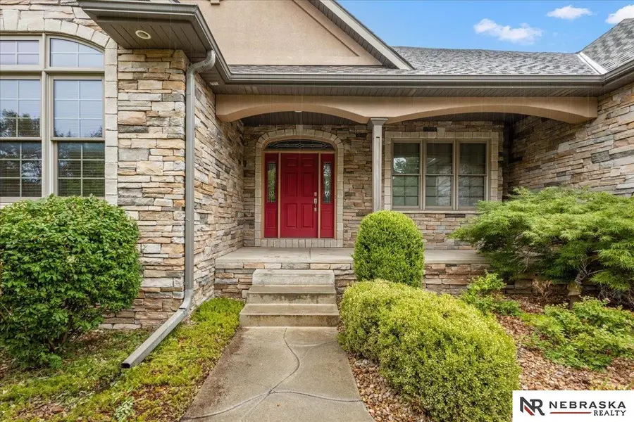 8630 Oakmont Drive, Lincoln, NE 68526 - #2