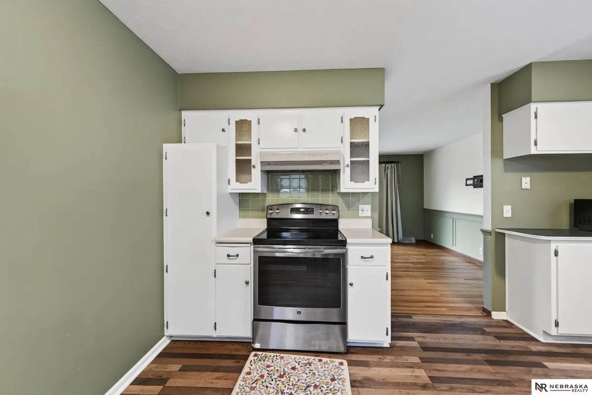 810 S Grandview Avenue, Papillion, NE 68046 - #1