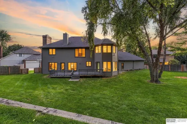 16606 Wright Circle, Omaha, NE 68130
