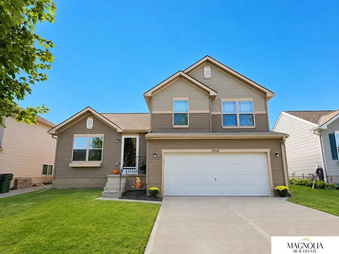 19501 T Street, Omaha, NE 68135 - #1