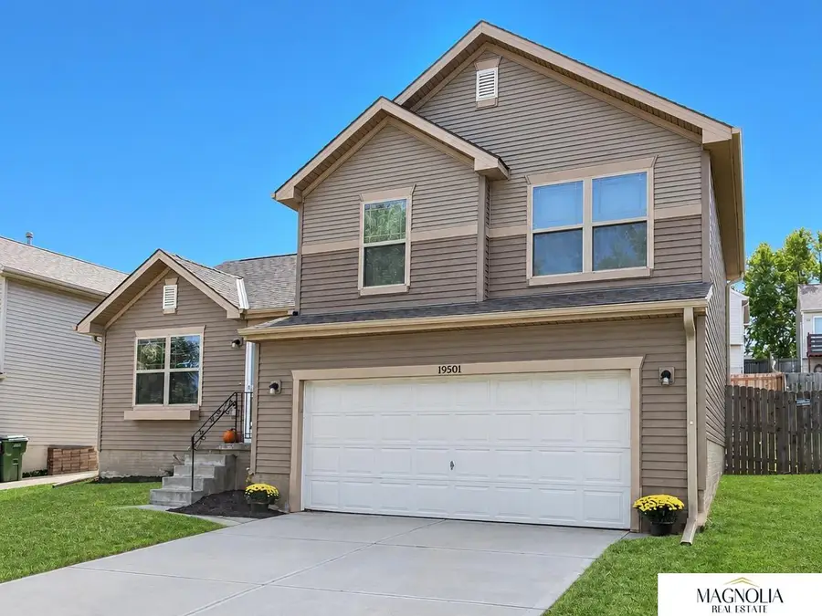 19501 T Street, Omaha, NE 68135 - #2
