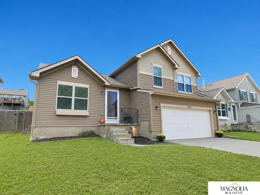 19501 T Street, Omaha, NE 68135 - #3