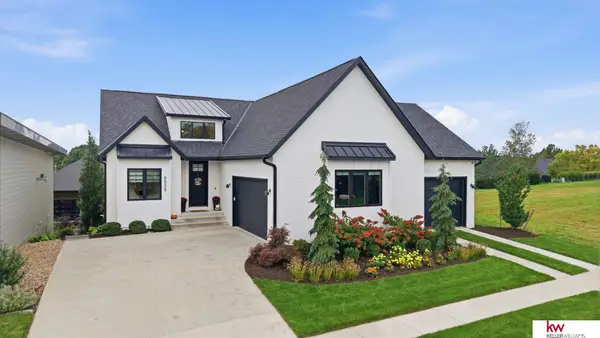8539 Birkett Drive, Lincoln, NE 68526