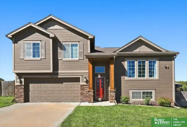 14320 Tregaron Drive, Bellevue, NE 68123