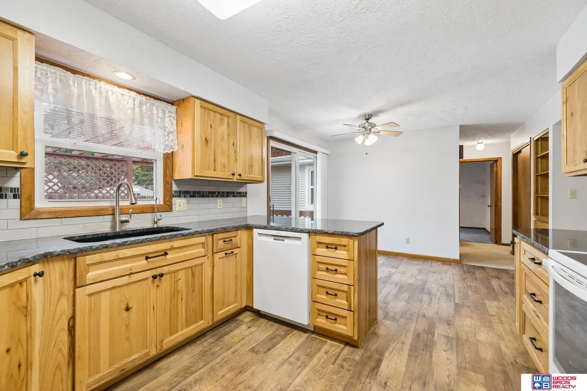 1605 E Lawn Plaza Drive, York, NE 68467 - #1
