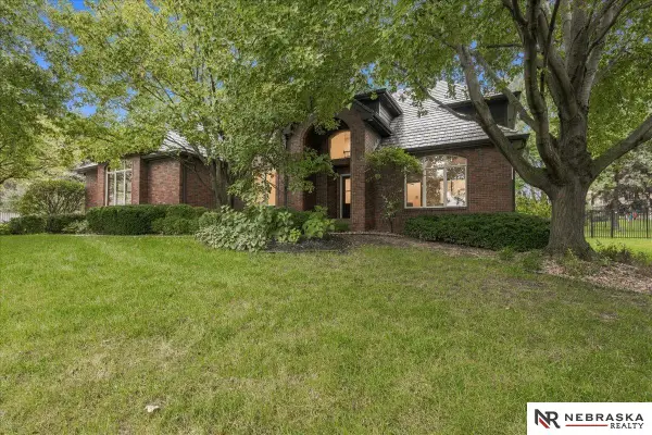 1421 N 138th Street, Omaha, NE 68154