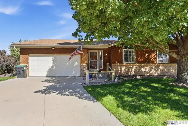 5927 S 136th Circle, Omaha, NE 68137