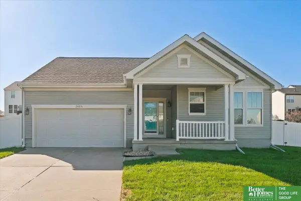 2404 S Mineral Drive, Papillion, NE 68046