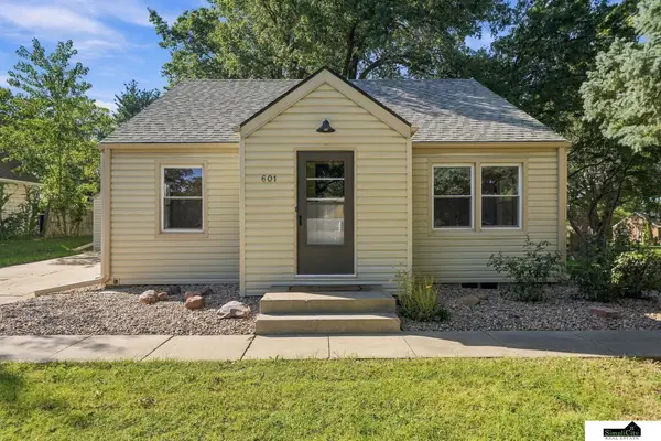 601 S 40th Street, Lincoln, NE 68510