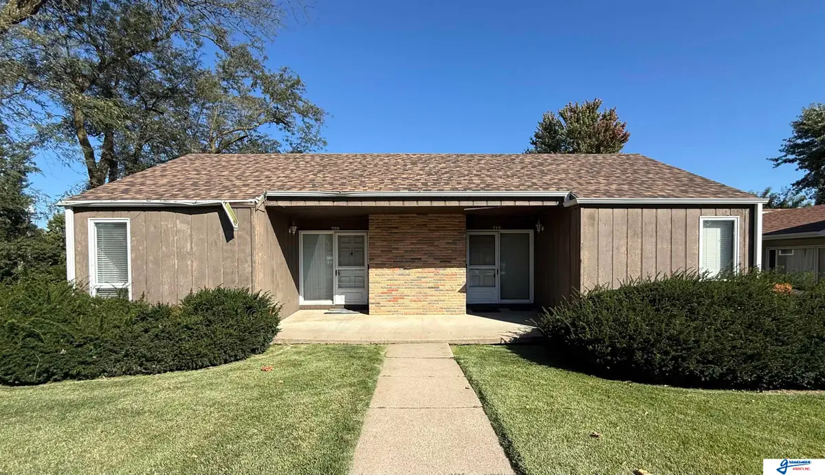 718 & 720 15th Street, Auburn, NE 68305 - #1