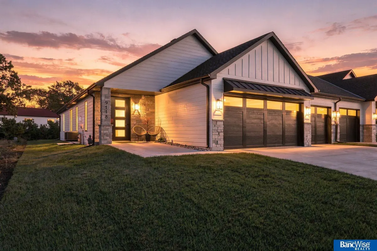 9118 Hillcrest Trail, Lincoln, NE 68520 - #1