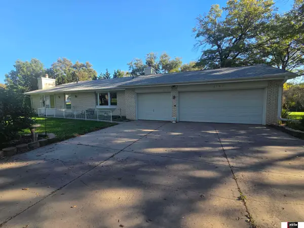 2730 SW 23 Street, Lincoln, NE 68522