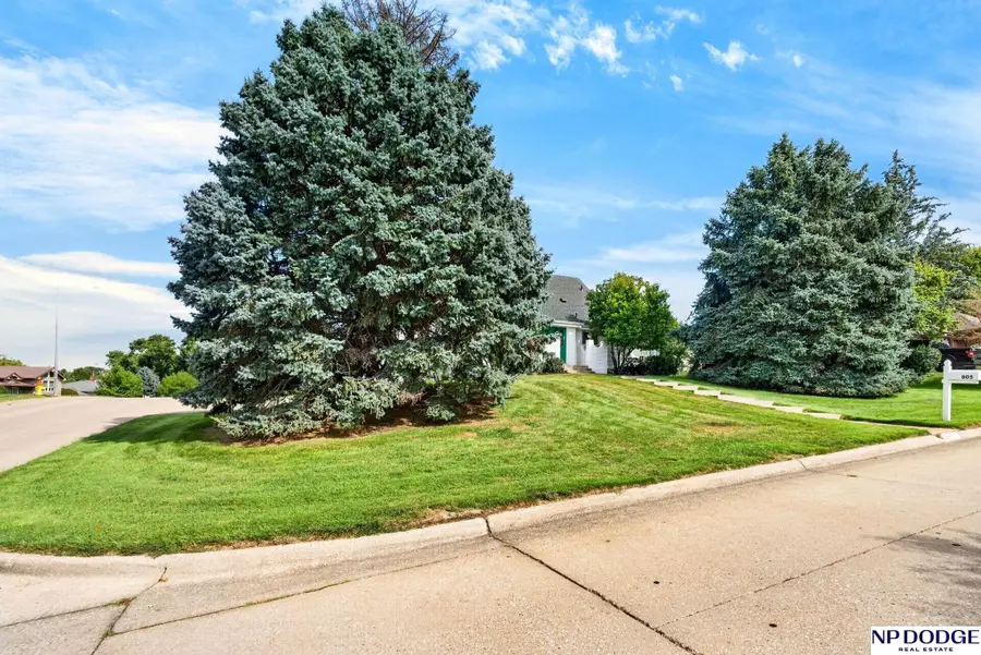 805 Leawood Drive, Omaha, NE 68154 - #2