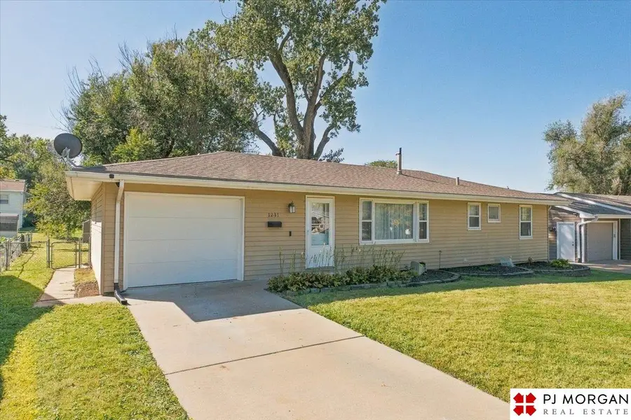 1231 Sunset Drive, Bellevue, NE 68005 - #2