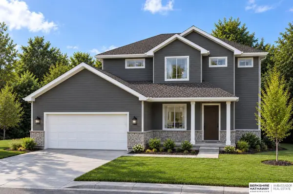 9206 N 167th Avenue Circle, Bennington, NE 68007
