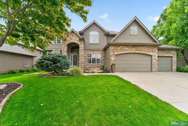 713 S 197 Street, Omaha, NE 68022