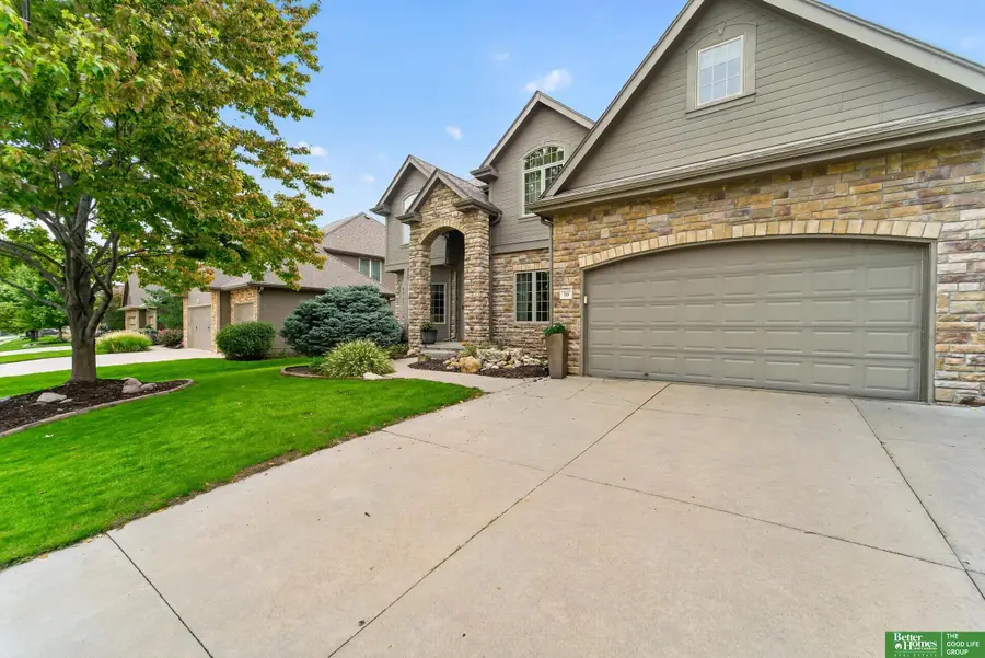 713 S 197 Street, Omaha, NE 68022 - #2