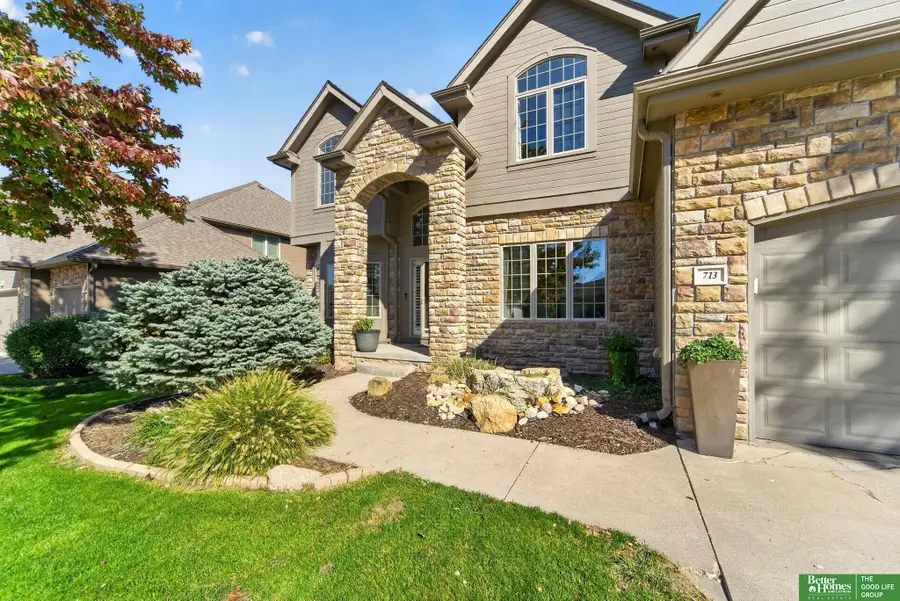 713 S 197 Street, Omaha, NE 68022 - #3