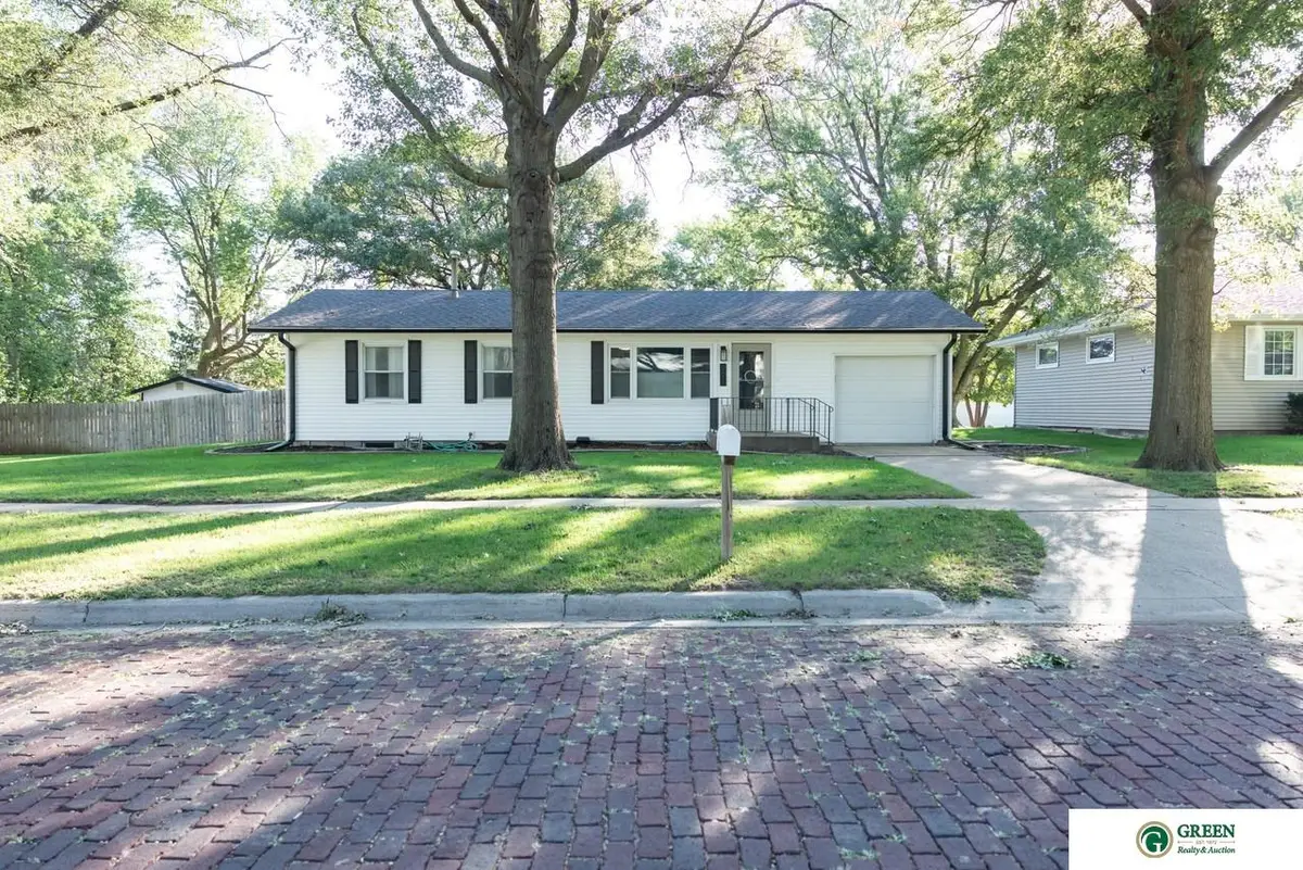 901 S Hutchins Avenue, York, NE 68467 - #1