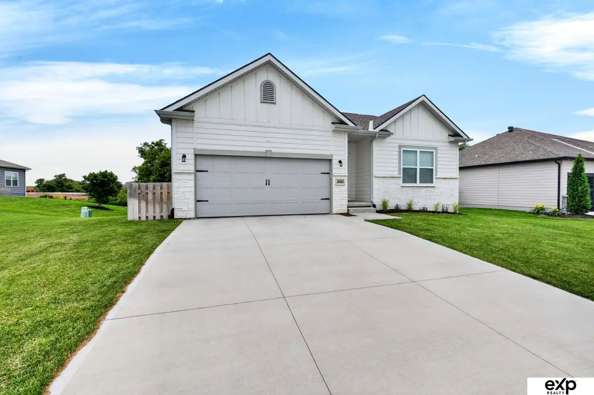20882 Camelback Avenue, Gretna, NE 68028 - #1