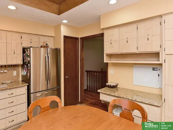 15524 Leavenworth Street, Omaha, NE 68154