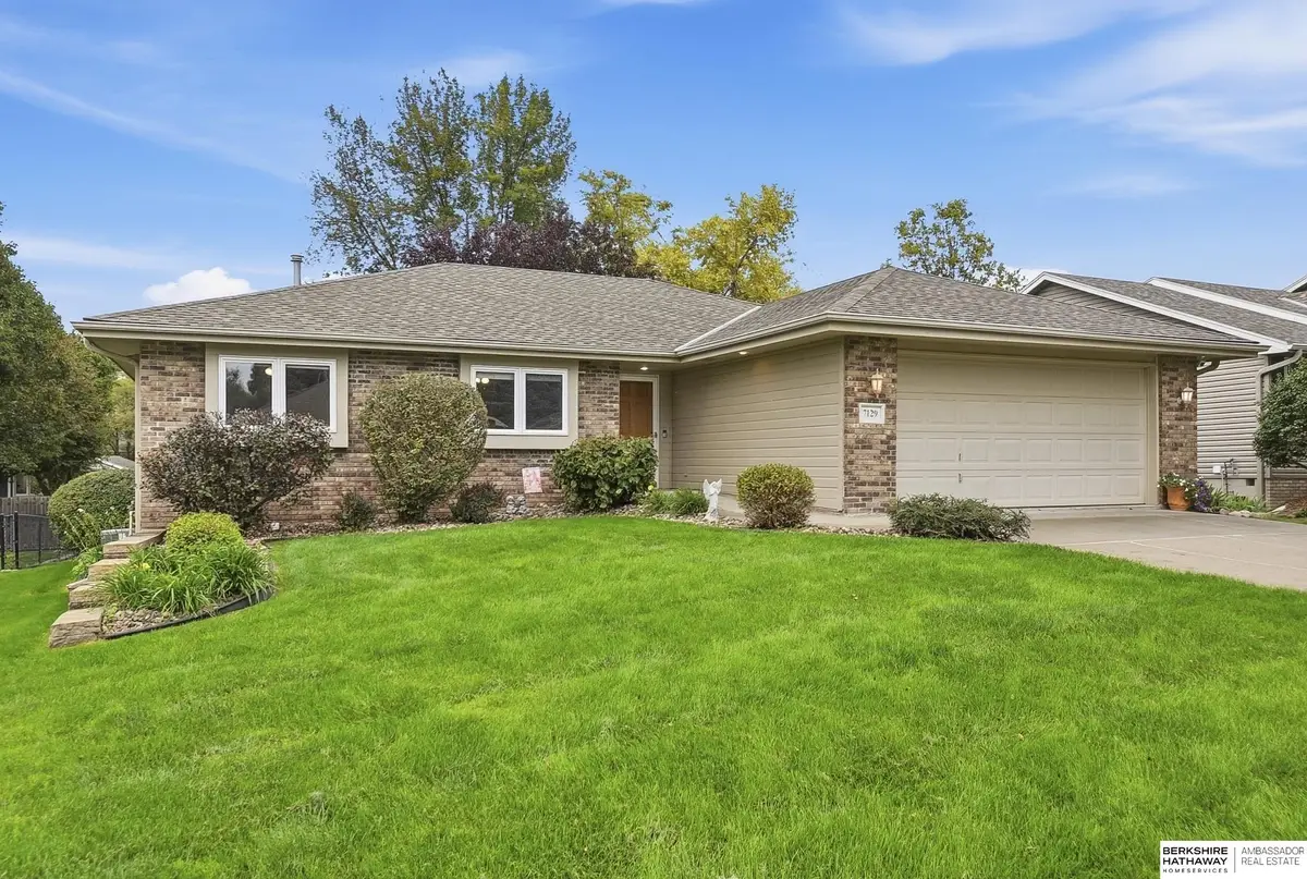 7129 Plum Dale Road, La Vista, NE 68128 - #1