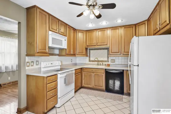 10632 M Street, Omaha, NE 68127