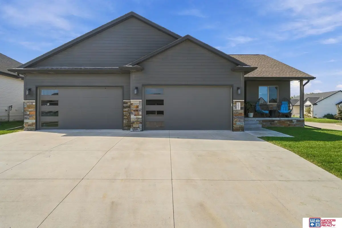 1045 N 107th Street, Lincoln, NE 68527 - #1