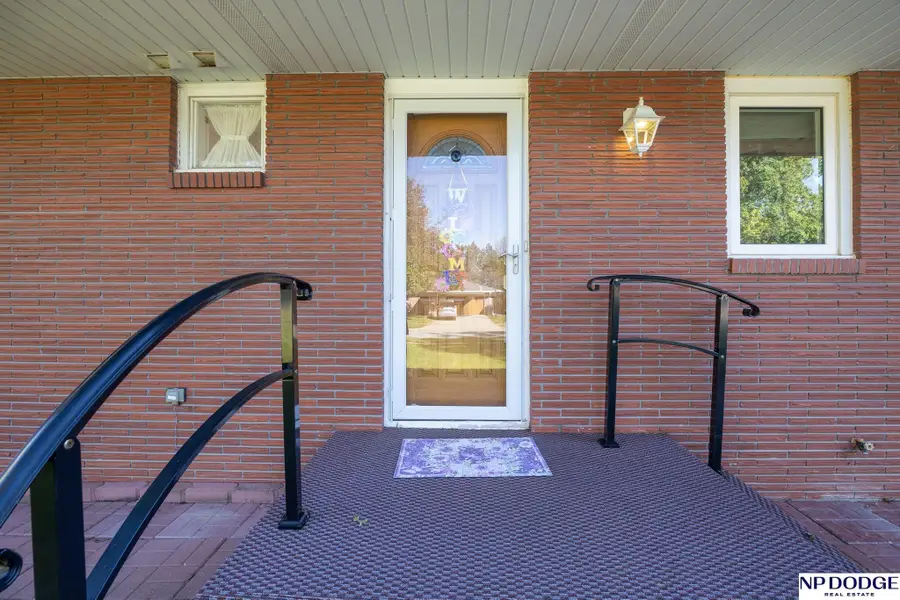 8011 N Hazelwood Drive, Lincoln, NE 68510 - #2