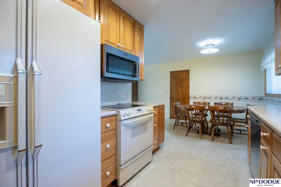 8011 N Hazelwood Drive, Lincoln, NE 68510 - #3
