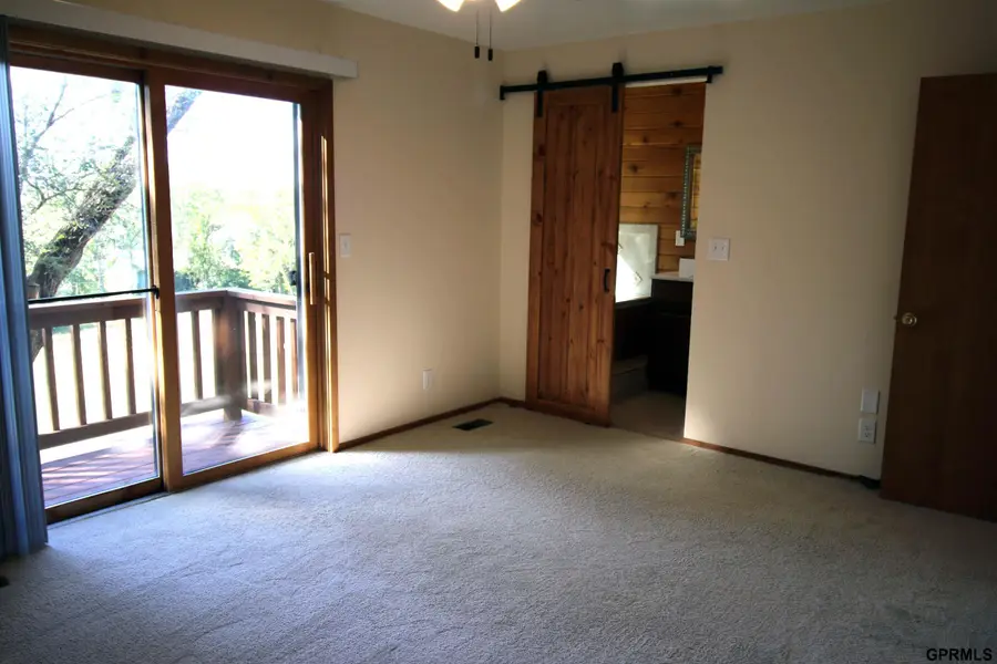 916 Bellevue Boulevard N, Bellevue, NE 68005 - #3