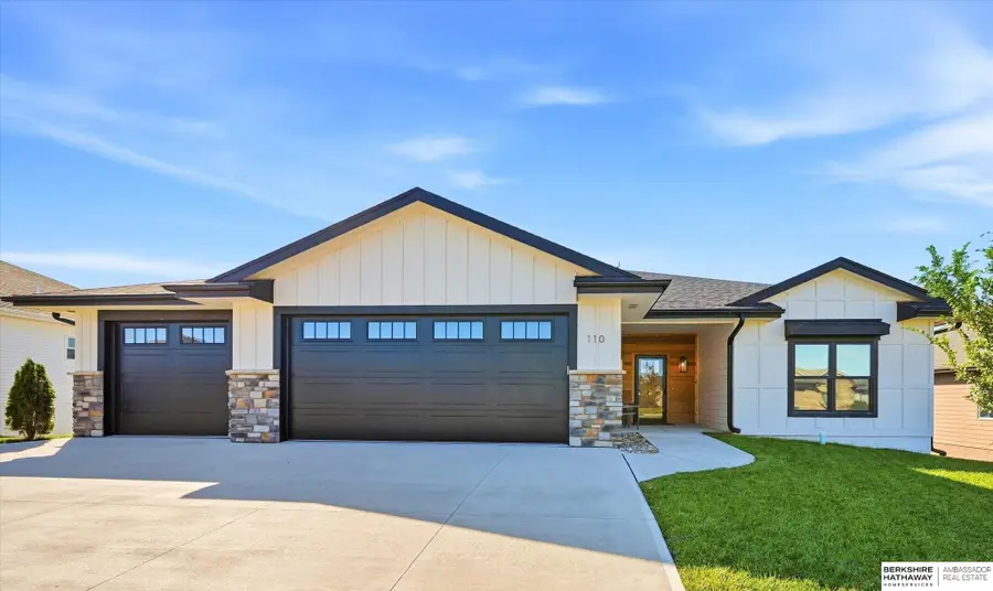 110 Firethorn Drive, Treynor, IA 51575 - #2