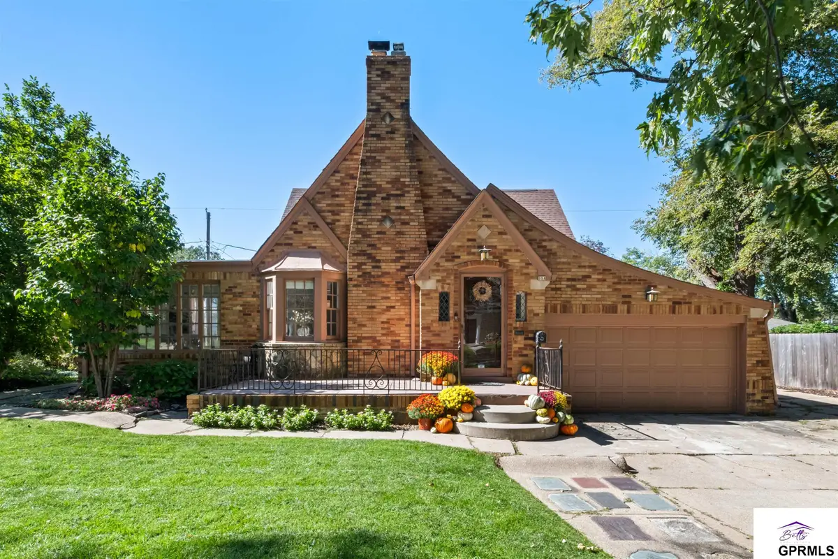 314 S 68 Avenue, Omaha, NE 68132 - #1