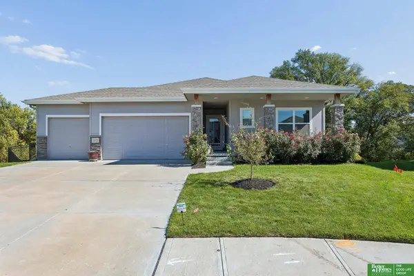 18306 Prestwick Circle, Omaha, NE 68136