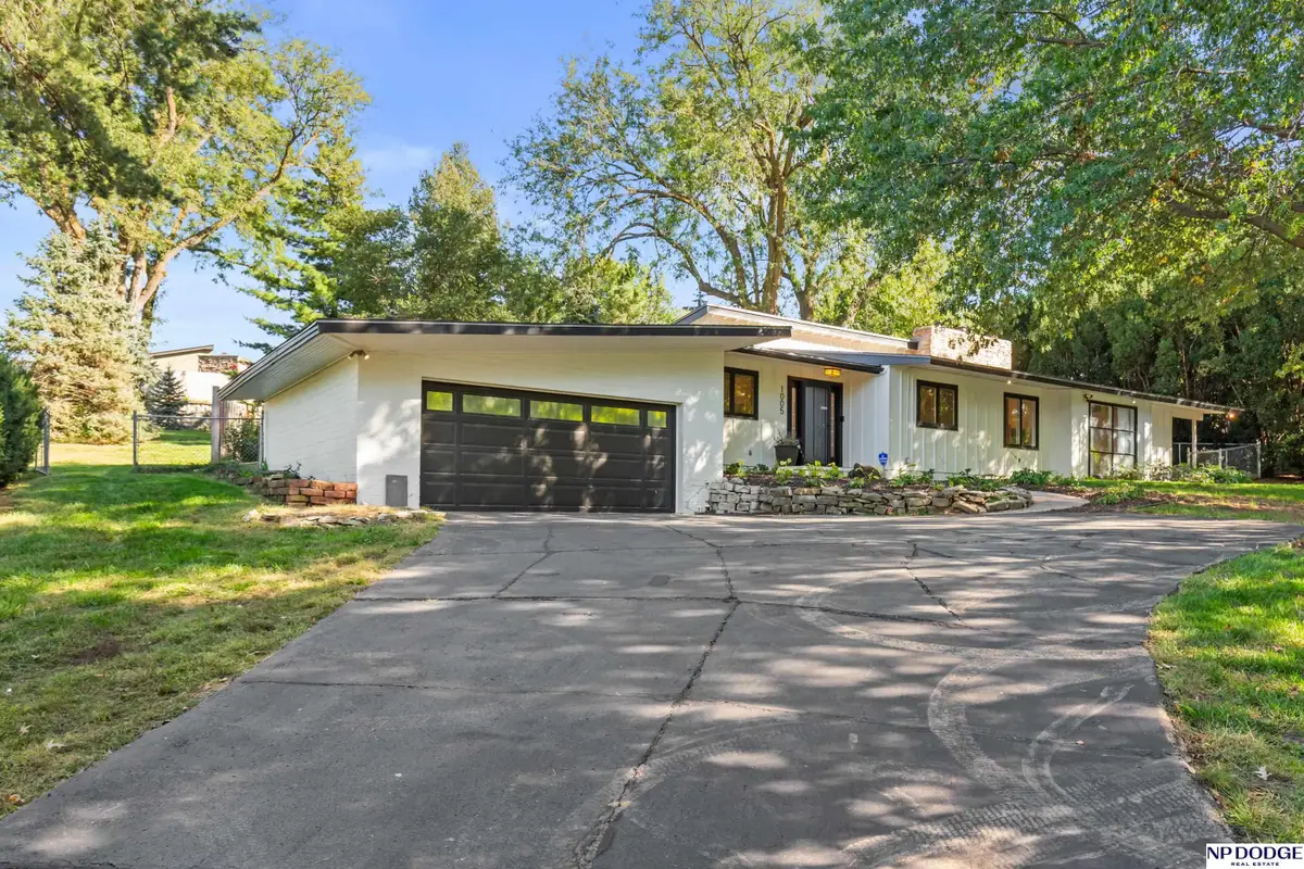 1005 Beverly Drive, Omaha, NE 68114 - #1