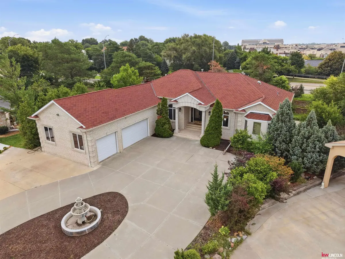 2555 Southview Circle, Lincoln, NE 68512 - #1