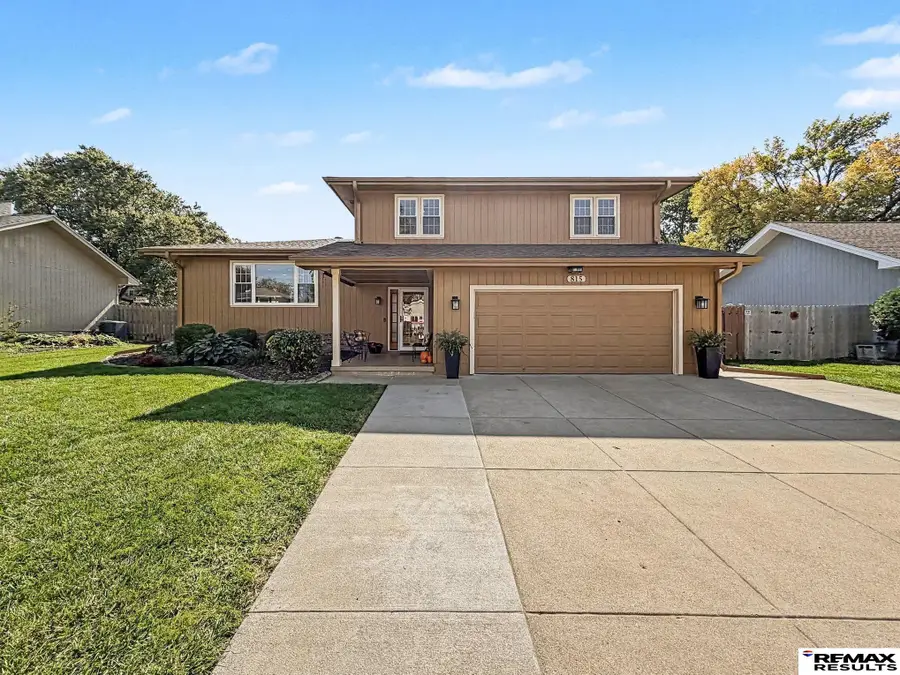 815 Gayle Street, Papillion, NE 68046 - #2