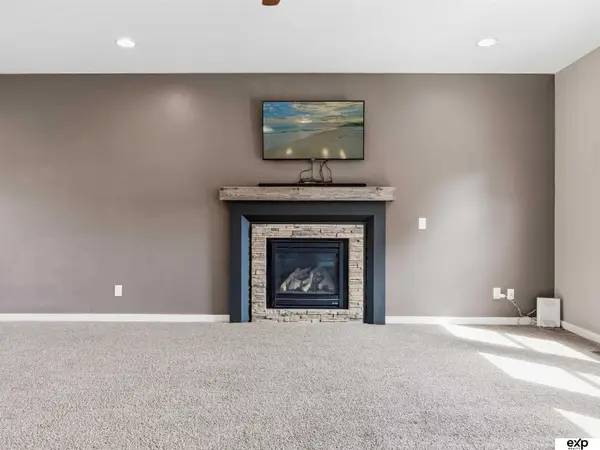 9511 S 172nd Street, Omaha, NE 68136