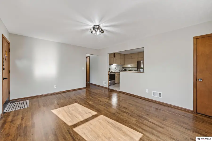 8609 B Street, Omaha, NE 68124 - #2