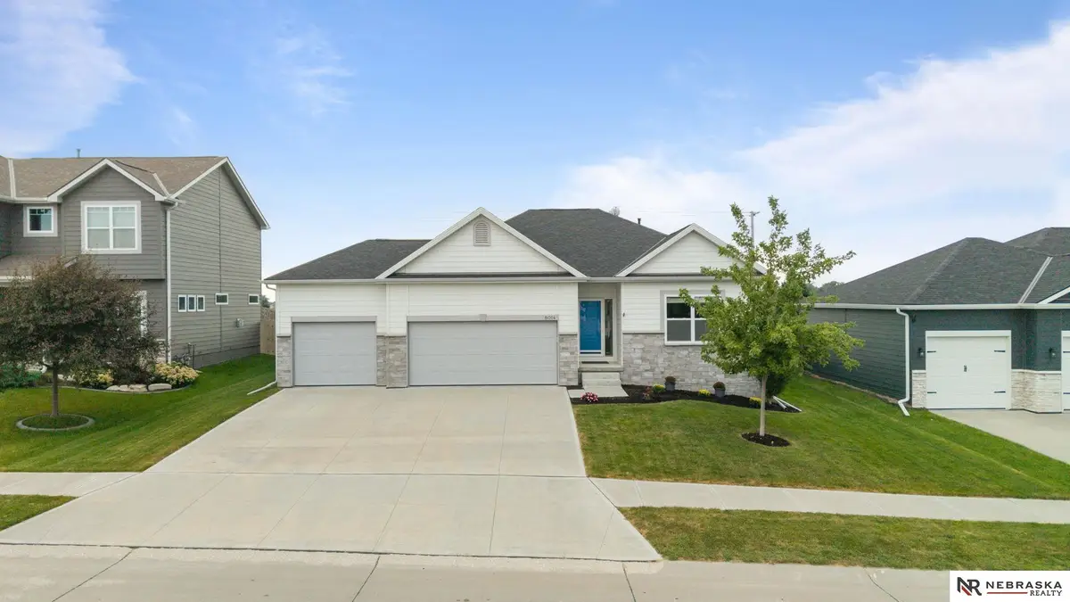 8014 N 167th Avenue, Bennington, NE 68007 - #1
